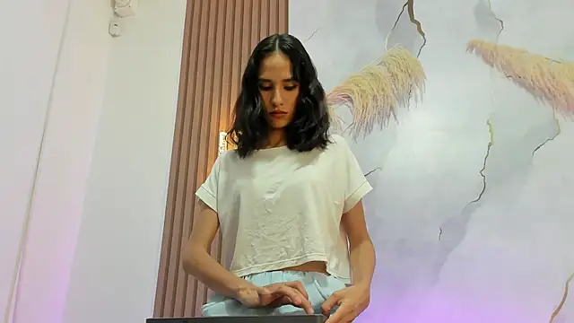 AntonellaRossi os online show from April 2026 11:05:01 PM