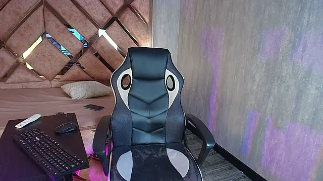 anntonellaamorettii online show from April 2026 08:53:01 PM