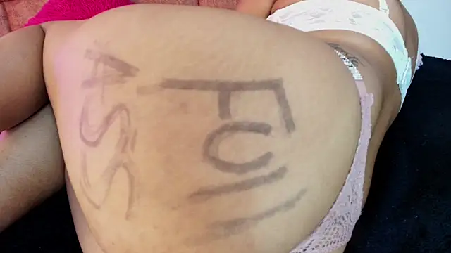 Snapshot of Mia_Nasty_Dirty chatting on April 2026 08:25:02 PM Mia Nasty Dirty online show from April 2026 08:25:02 PM