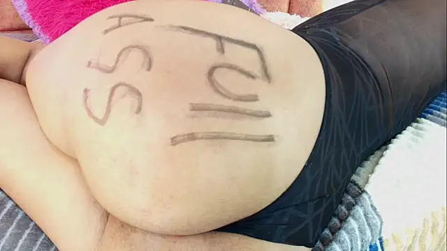 Snapshot of Mia_Nasty_Dirty chatting on April 2026 07:58:02 PM Mia Nasty Dirty online show from April 2026 07:58:02 PM