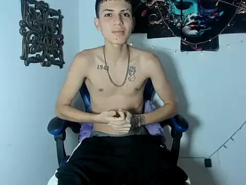 Snapshot of Yherferson_45 chatting on April 2026 04:28:01 AM Yherferson 45 online show from April 2026 04:28:01 AM