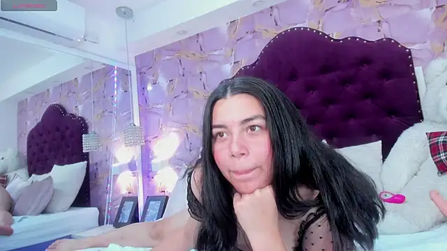 Snapshot of luna_bloomm_ chatting on June 2026 06:27:02 AM luna bloomm online show from June 2026 06:27:02 AM