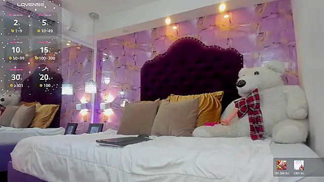 Snapshot of luna_bloomm_ chatting on July 2026 04:50:01 AM luna bloomm online show from July 2026 04:50:01 AM