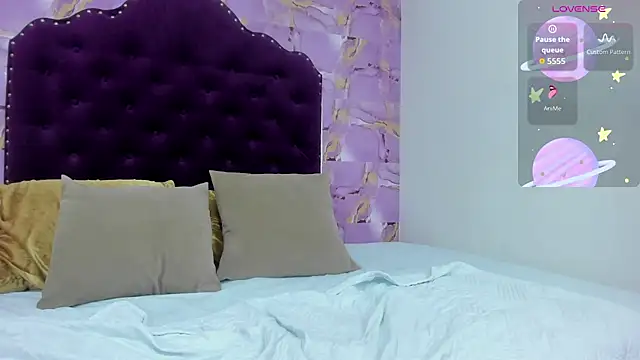 Snapshot of luna_bloomm_ chatting on July 2026 04:07:01 AM luna bloomm online show from July 2026 04:07:01 AM