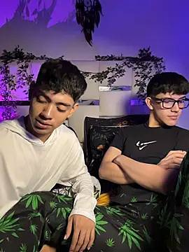Snapshot of Poison_Boys chatting on June 2026 04:13:02 AM Poison Boys online show from June 2026 04:13:02 AM