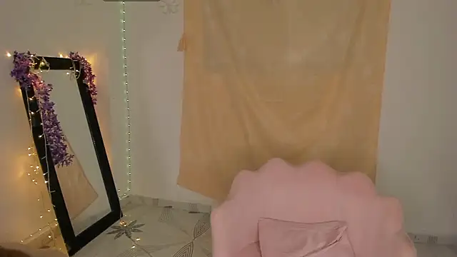 Snapshot of Hurrem_sofiia chatting on April 2026 07:43:01 PM Hurrem sofiia online show from April 2026 07:43:01 PM