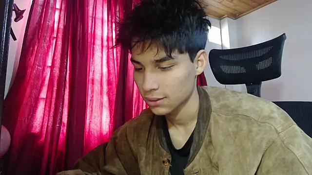 Snapshot of Marck-Pro chatting on July 2026 04:31:02 PM Marck-Pro online show from July 2026 04:31:02 PM