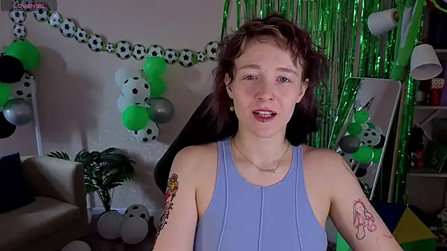 Snapshot of Ricki_Bloom chatting on June 2026 09:22:02 AM Ricki Bloom online show from June 2026 09:22:02 AM