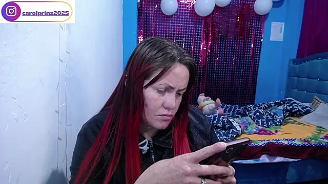 Snapshot of carolinhe26 chatting on April 2026 02:02:02 PM carolinhe26 online show from April 2026 02:02:02 PM