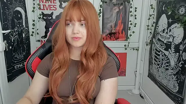 Snapshot of Caroline_cutte chatting on July 2026 07:13:01 AM Caroline cutte online show from July 2026 07:13:01 AM