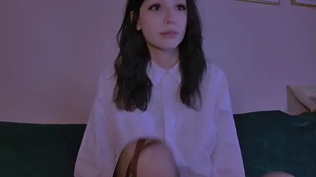 Snapshot of claire_bennett_ chatting on April 2026 01:33:01 AM claire bennett online show from April 2026 01:33:01 AM