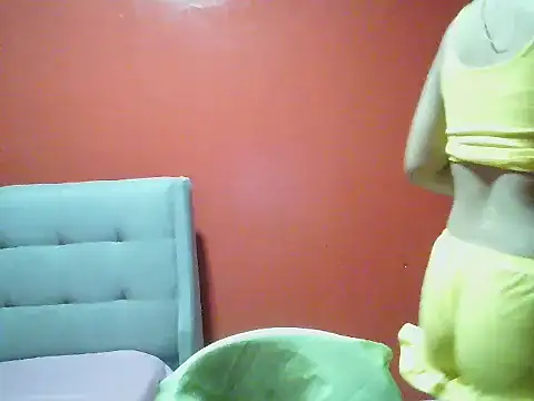 Cutie-Smile online show from May 2026 07:10:02 PM