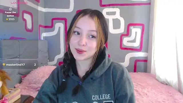 Snapshot of vero_doll12 chatting on May 2026 01:05:02 PM vero doll12 online show from May 2026 01:05:02 PM
