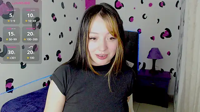 Snapshot of vero_doll12 chatting on May 2026 02:25:01 PM vero doll12 online show from May 2026 02:25:01 PM