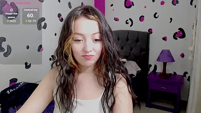Snapshot of vero_doll12 chatting on June 2026 01:24:02 PM vero doll12 online show from June 2026 01:24:02 PM