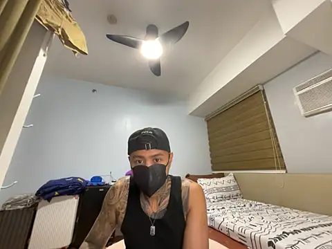 Snapshot of tattoo_hottie chatting on April 2026 02:34:01 PM tattoo hottie online show from April 2026 02:34:01 PM