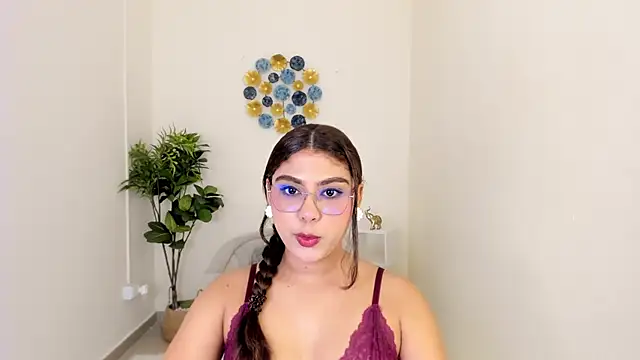 Snapshot of Mallory_Lee chatting on May 2026 12:24:02 PM Mallory Lee online show from May 2026 12:24:02 PM