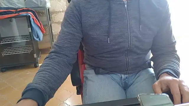 brunosso85ita online show from May 2026 12:01:02 PM