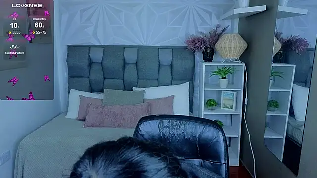 Snapshot of Perlaa_moon_ chatting on July 2026 03:28:01 PM Perlaa moon online show from July 2026 03:28:01 PM
