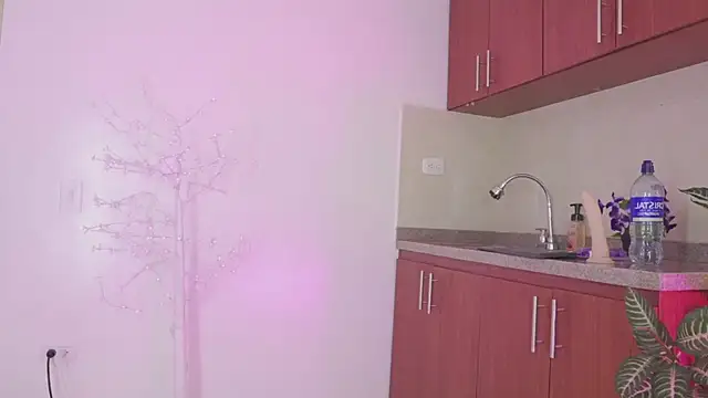 IvyLuxe  online show from April 2026 12:11:02 AM