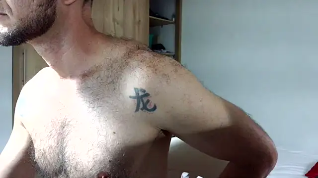 Snapshot of andrew_1520 chatting on December 2025 09:20:01 PM andrew 1520 online show from December 2025 09:20:01 PM