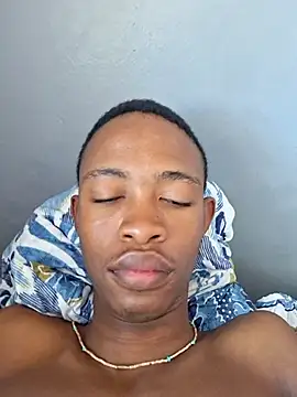 Snapshot of youngAndReckles chatting on April 2026 07:15:02 AM youngAndReckles online show from April 2026 07:15:02 AM