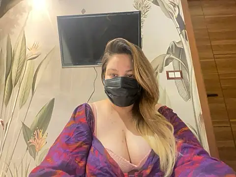 Snapshot of kavyasingh36 chatting on May 2026 03:18:02 PM kavyasingh36 online show from May 2026 03:18:02 PM
