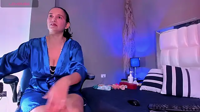 Snapshot of MILF_AURORA chatting on June 2026 09:31:02 PM MILF AURORA online show from June 2026 09:31:02 PM