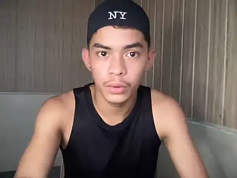 yourhotasian jhonpol16 online show from June 2026 01:30:02 AM