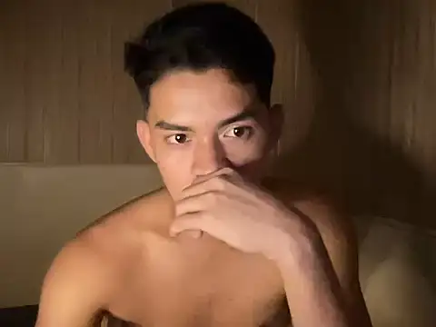yourhotasian jhonpol16 online show from July 2026 03:51:02 PM
