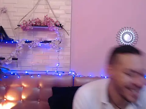 Aronandmoli69 online show from April 2026 11:50:02 AM