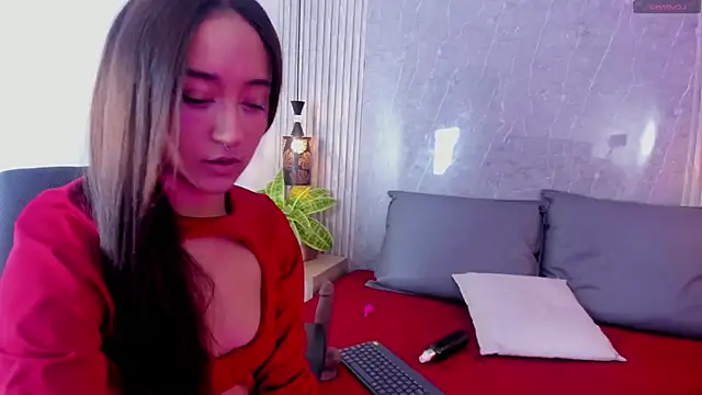 Snapshot of Sweetlittle_luna chatting on May 2026 07:56:02 PM Sweetlittle luna online show from May 2026 07:56:02 PM