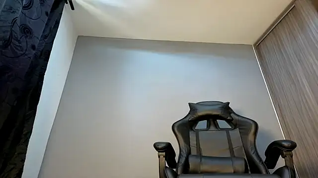 Snapshot of James_silva1 chatting on July 2026 03:17:01 PM James silva1 online show from July 2026 03:17:01 PM