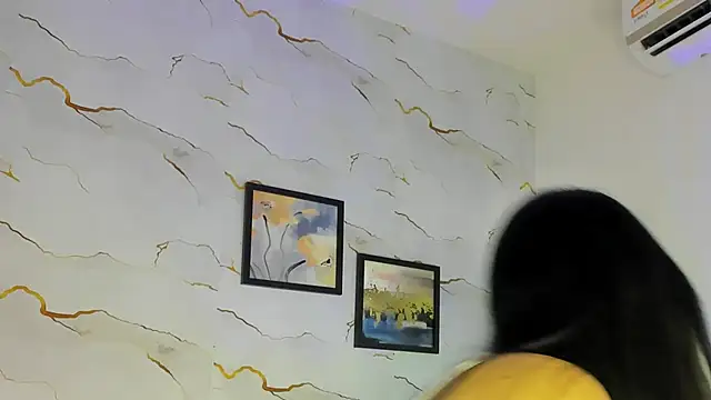 Snapshot of Candicewayne chatting on May 2026 12:00:02 PM Candicewayne online show from May 2026 12:00:02 PM