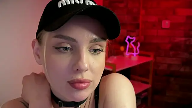 Snapshot of mari_grey chatting on April 2026 08:57:02 PM mari grey online show from April 2026 08:57:02 PM