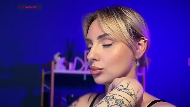 Snapshot of mari_grey chatting on May 2026 08:47:02 PM mari grey online show from May 2026 08:47:02 PM