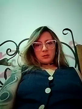 VALELUXX online show from May 2026 03:45:02 AM