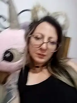 VALELUXX online show from May 2026 01:44:02 AM