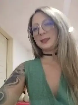 VALELUXX online show from May 2026 03:15:01 AM