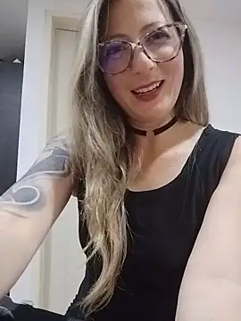 VALELUXX online show from May 2026 03:24:02 AM