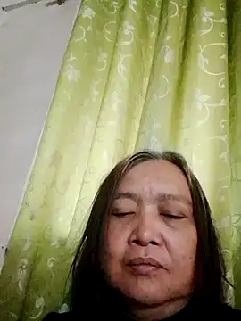 jeanyummytits online show from June 2026 10:19:02 PM