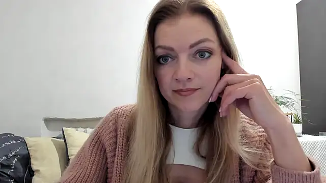 Snapshot of Severina7 chatting on April 2026 06:32:02 PM Severina7 online show from April 2026 06:32:02 PM