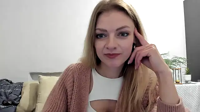 Snapshot of Severina7 chatting on April 2026 08:14:02 PM Severina7 online show from April 2026 08:14:02 PM
