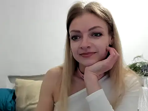 Snapshot of Severina7 chatting on May 2026 06:04:02 PM Severina7 online show from May 2026 06:04:02 PM