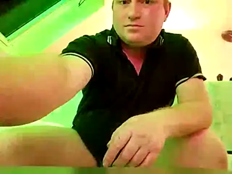 Snapshot of floco90 chatting on April 2026 08:14:02 PM floco90 online show from April 2026 08:14:02 PM