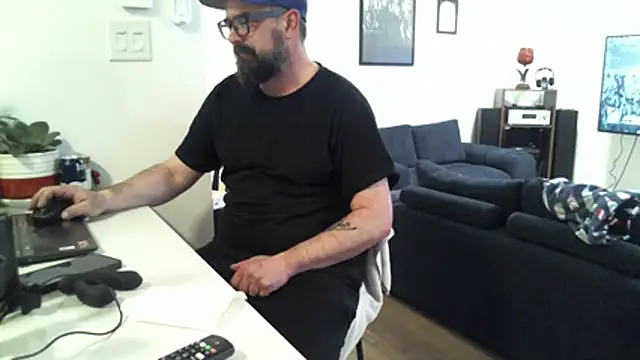 Danos47x online show from April 2026 10:32:02 PM