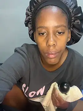 petite bee online show from July 2026 02:29:01 AM