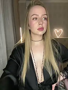 AlisaPearl online show from July 2026 08:15:02 PM