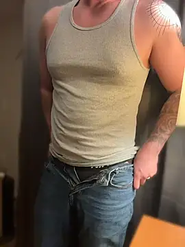 Snapshot of BottomFeederElite chatting on April 2026 11:27:02 PM BottomFeederElite online show from April 2026 11:27:02 PM