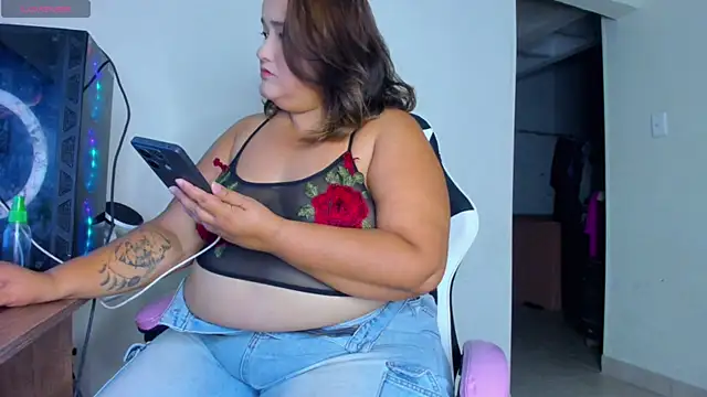 Snapshot of cellycanela_ chatting on June 2026 01:40:01 AM cellycanela online show from June 2026 01:40:01 AM